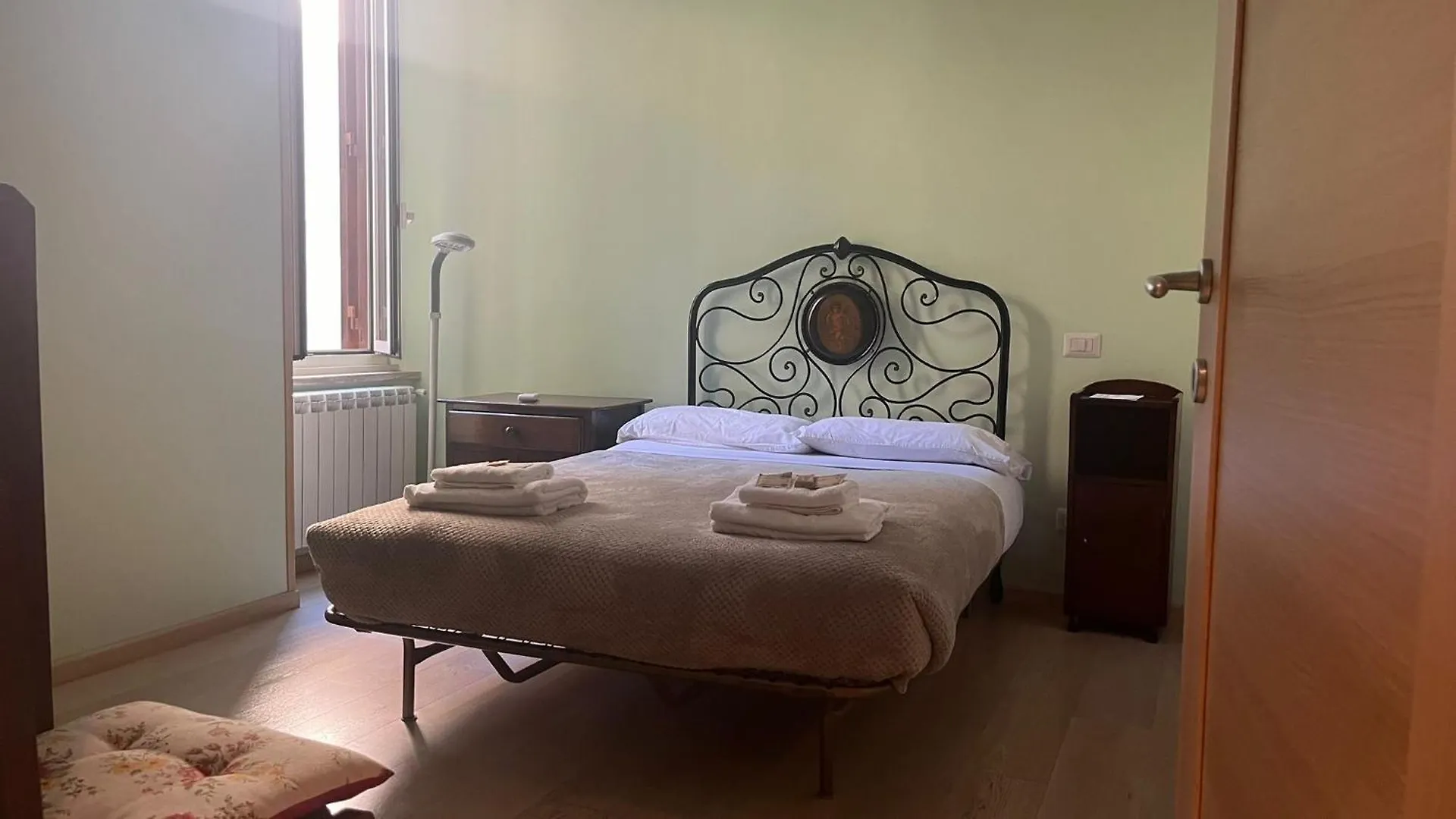 Dng House - Vatican 80 Square Rom 0*,  Italien