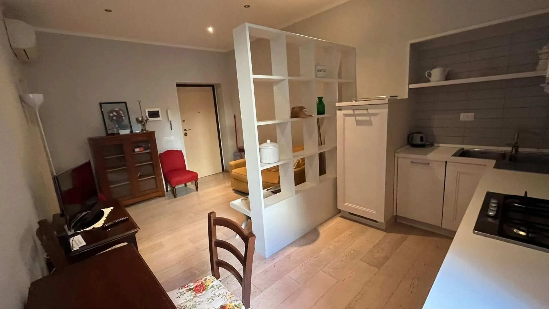 Dng House - Vatican 80 Square Rom